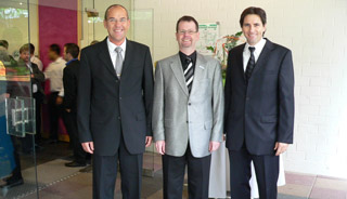Volker Fleige (mayor of Menden) with Wolfgang Kaiser (left) and Stefan Kaiser (right) on the occasion of Freek's 60th anniversary in June 2010