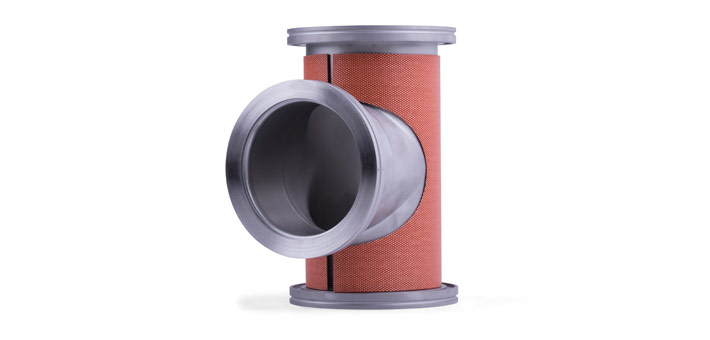 Pre-rounded silicone heater for pipe T-piece 