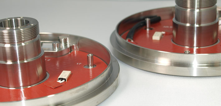 Silicone heater with limiter, vulcanised to free-issued part